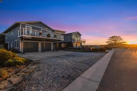 206 Washington St, Half Moon Bay, CA 94019