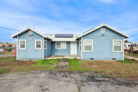 43 E Cone Ave, Merced, CA 95341