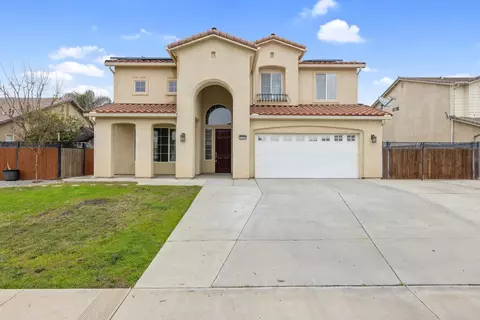 2240 W Franklin Way, Hanford, CA 93230