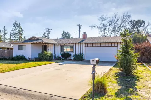 4113 W School Ave, Visalia, CA 93291