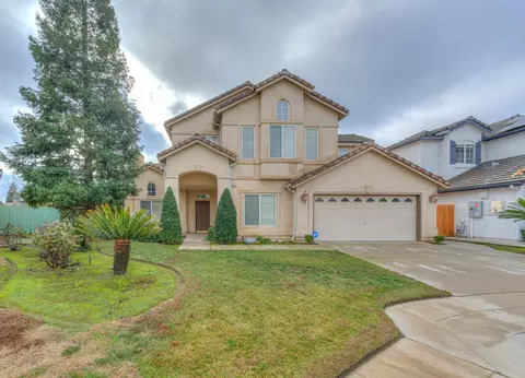 10816 N Bunkerhill Dr, Fresno, CA 93730