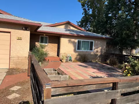 1570 E Palo Alto Ave, Fresno, CA 93710
