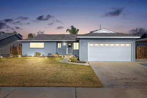 1701 Rall Ave, Clovis, CA 93611