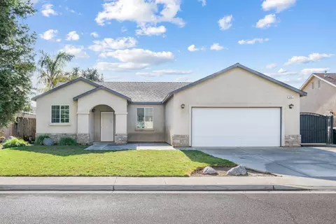 646 W Lindquist St, Kingsburg, CA 93631