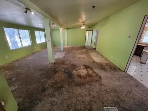 35347 George Smith Rd, Squaw Valley, CA 93675