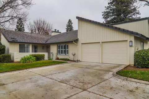 1671 Tollhouse Ln, Clovis, CA 93611