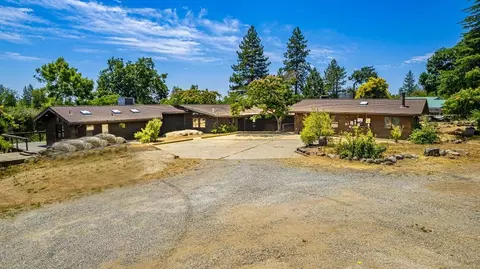 5153 Tip Top Rd, Mariposa, CA 95338