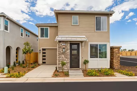 134 Arbor Dr S, Madera, CA 93636