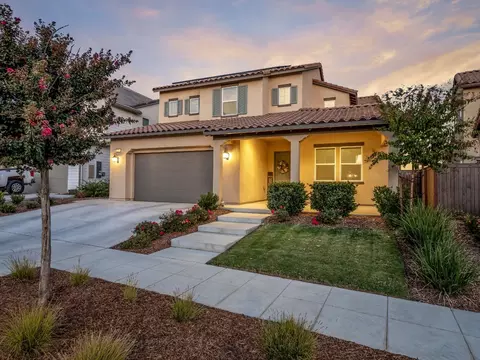 4289 Vineyard Dr, Madera, CA 93636