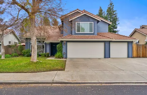 2571 Keats Ave, Clovis, CA 93611
