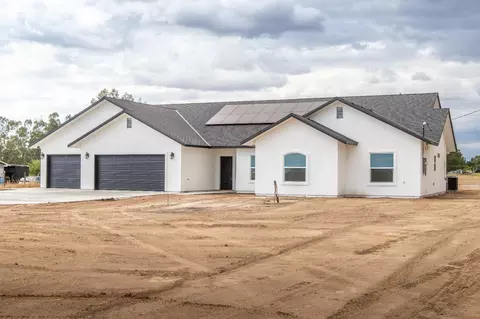 15532 Mark Rd, Madera, CA 93636