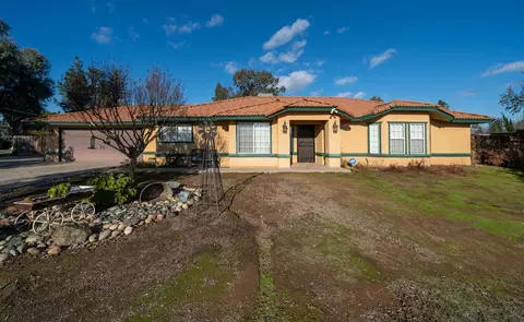 12281 Fernwood Dr, Madera, CA 93636
