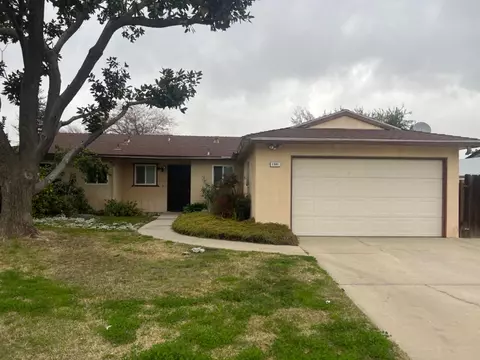 1381 Rall Ave, Clovis, CA 93612