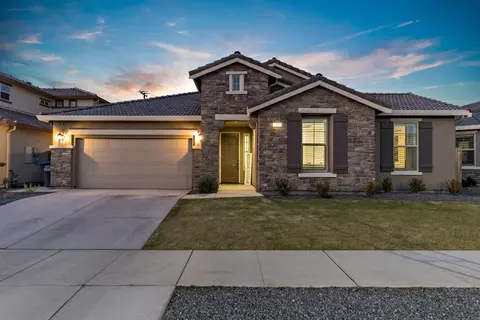 1340 W Tyler Ct, Visalia, CA 93291