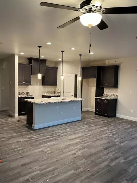 1134 Wasatch Dr, Madera, CA 93638
