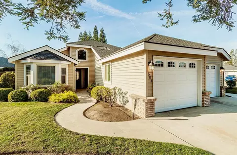 604 E Pintail Cir, Fresno, CA 93730