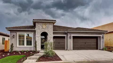 11114 N Via Rimini Dr, Fresno, CA 93730