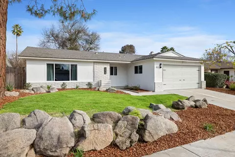 7376 N Adoline Ave, Fresno, CA 93711