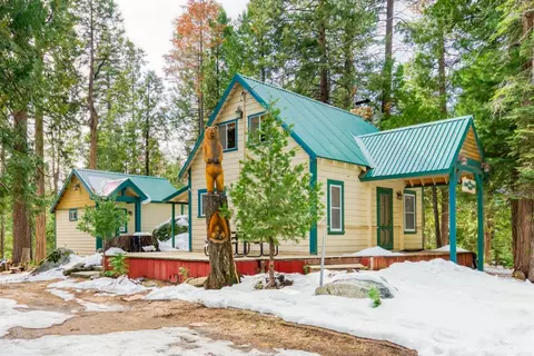 41939 Knobcone Rd, Shaver Lake, CA 93664