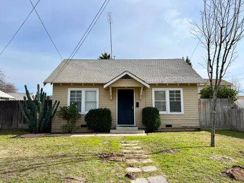 1040 10th Ave, Kingsburg, CA 93631