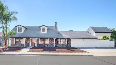 2219 E Iris Ave, Visalia, CA 93292