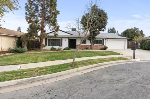 7142 N Delno Ave, Fresno, CA 93711