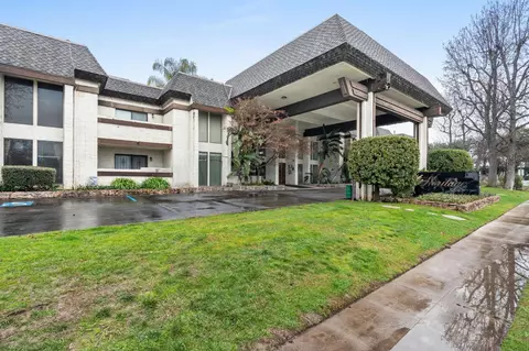 4919 N Millbrook Ave #128, Fresno, CA 93726