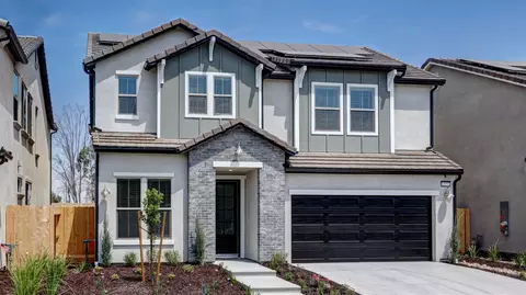 11557 N Via Campagna Dr, Fresno, CA 93730