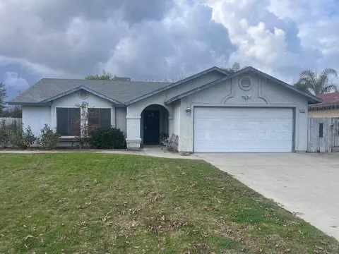 2151 Thompson Ave, Selma, CA 93662