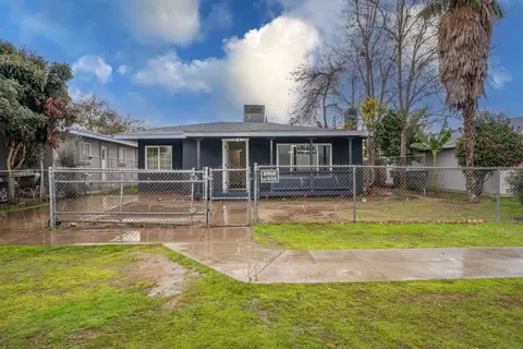 365 W Alluvial Ave, Pinedale, CA 93650