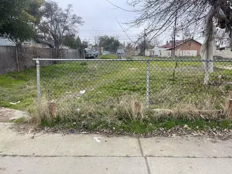 12702 First Dr, Cutler, CA 93615