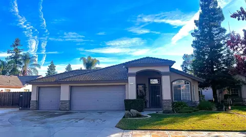 5559 W Chennault Ave, Fresno, CA 93722