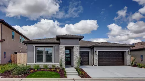 11077 N Via Rimini Dr, Fresno, CA 93730