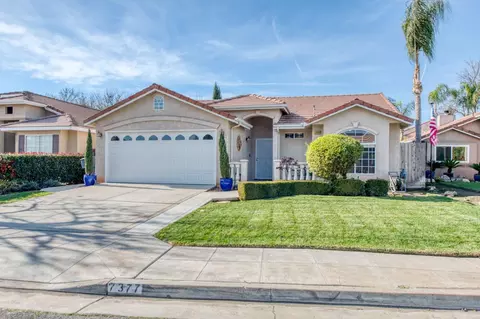 7377 N Mansionette Dr, Fresno, CA 93720