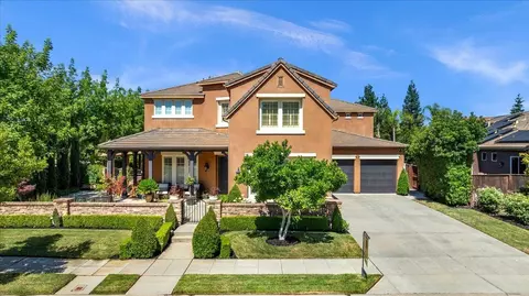 1806 N Dara, Clovis, CA 93619