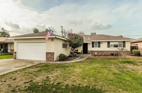 3635 N 8th St, Fresno, CA 93726