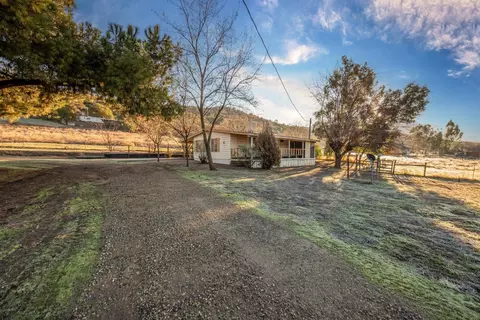 34181 Powerhouse Rd, Auberry, CA 93602