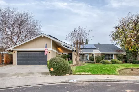 2428 Laverne Ave, Clovis, CA 93611
