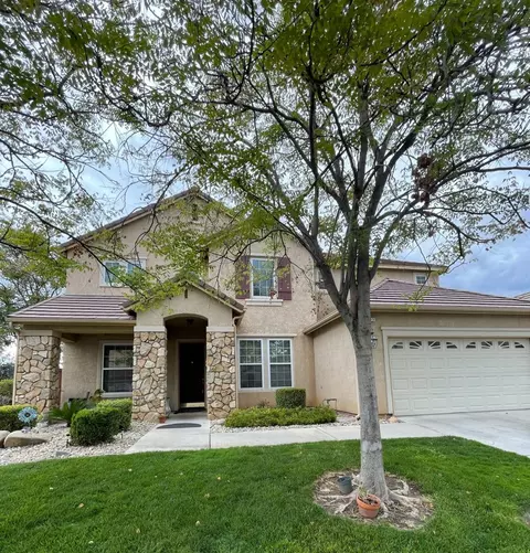 4635 N Arrow Ridge Way, Clovis, CA 93619