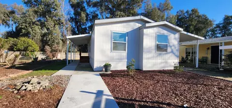1300 W Olson Ave #14, Reedley, CA 93654