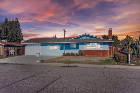 1728 W Sunnyside Ave, Visalia, CA 93277