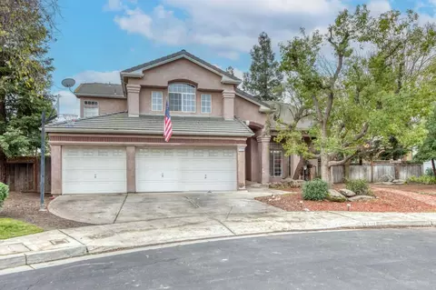 2432 Poe Ave, Clovis, CA 93611