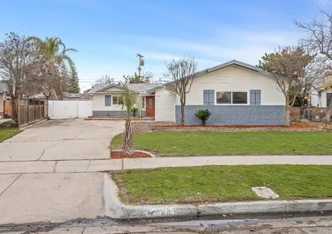 4006 N 6th St, Fresno, CA 93726