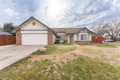 151 Brentwood Dr, Lemoore, CA 93245