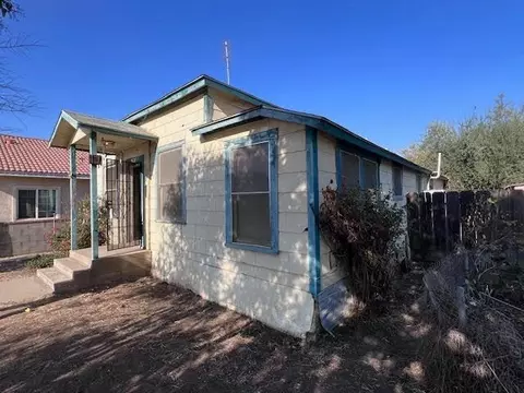 316 S L St, Dinuba, CA 93618