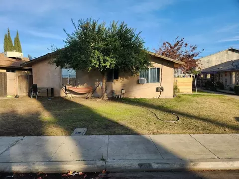 1578 O St, Sanger, CA 93657 photo 1