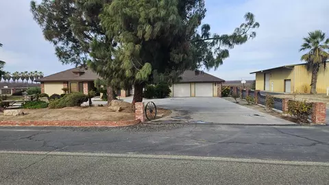 16418 W Shields Ave, Kerman, CA 93630