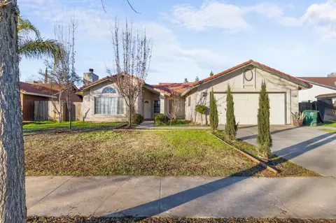 14570 W Stanislaus Ave, Kerman, CA 93630