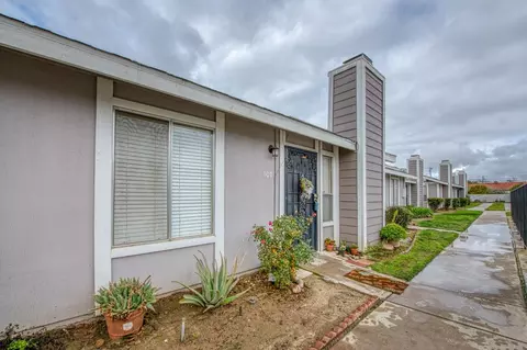 1027 W Dakota Ave #107, Fresno, CA 93705