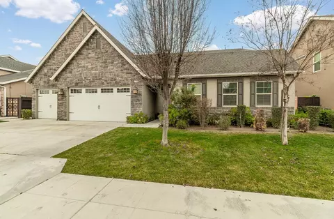 6735 W Alluvial Ave, Fresno, CA 93722